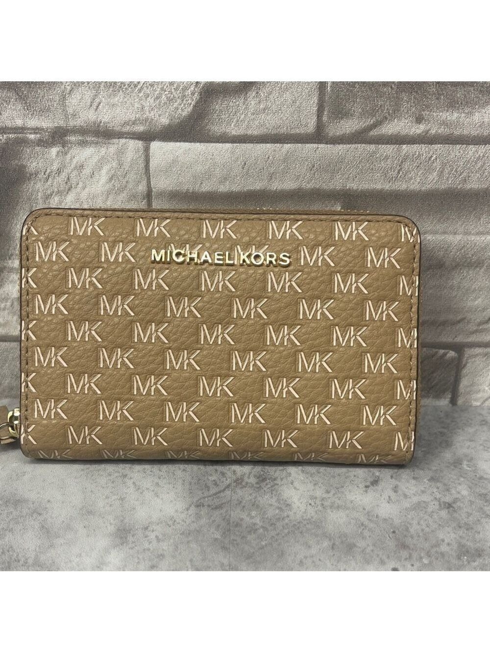 Michael Kors Large Charm Camera Crossbody Bag & Matching Wallet Set Camel/Brown - Picture 9 of 12